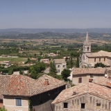 The town of Bonnieux and a view to the Luberon highlands