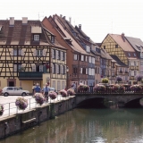 Grid houses and a canal