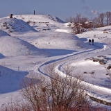 A road winds at Kustaanmiekka