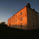 A house at Lnsi-Mustasaari at sunset