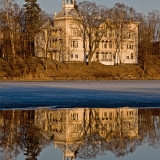 Villa Kivi at Linnunlaulu seen across Tlnlahti bay