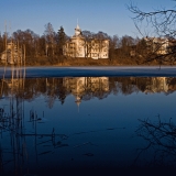 Villa Kivi at Linnunlaulu seen across Tlnlahti bay