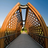 A pedestrian bridge over Viikinoja