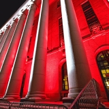 The light installation Oratoribus by Mikki Kunttu illuminates the parliament house