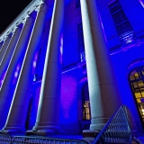 The light installation Oratoribus by Mikki Kunttu illuminates the parliament house