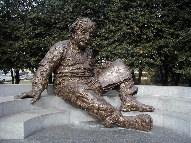 Statue of Albert Einstein