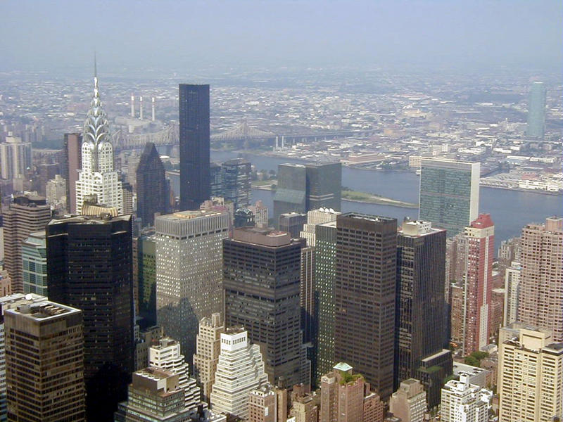 Nkym Empire State Buildingista Chrysler Buildingin ja YK:n pmajan suuntaan