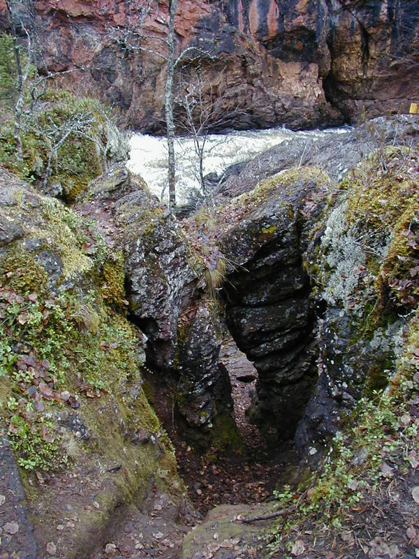 Cliffs worn out by the Oulankajoki river