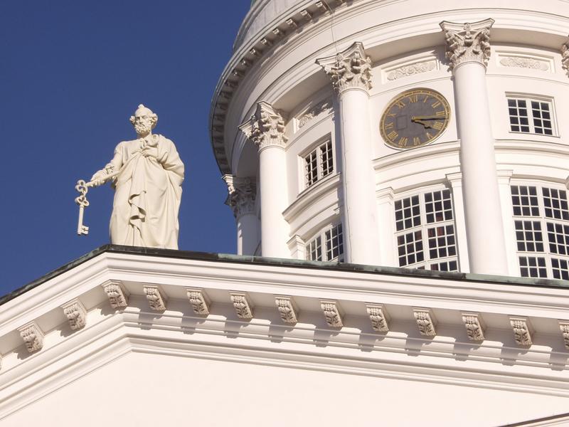 The cathedral and the statue of the apostol Peter