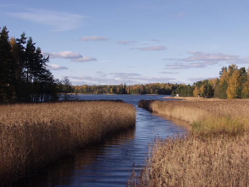The Blindsund sound connects the Morsfjrden to the Baltic sea