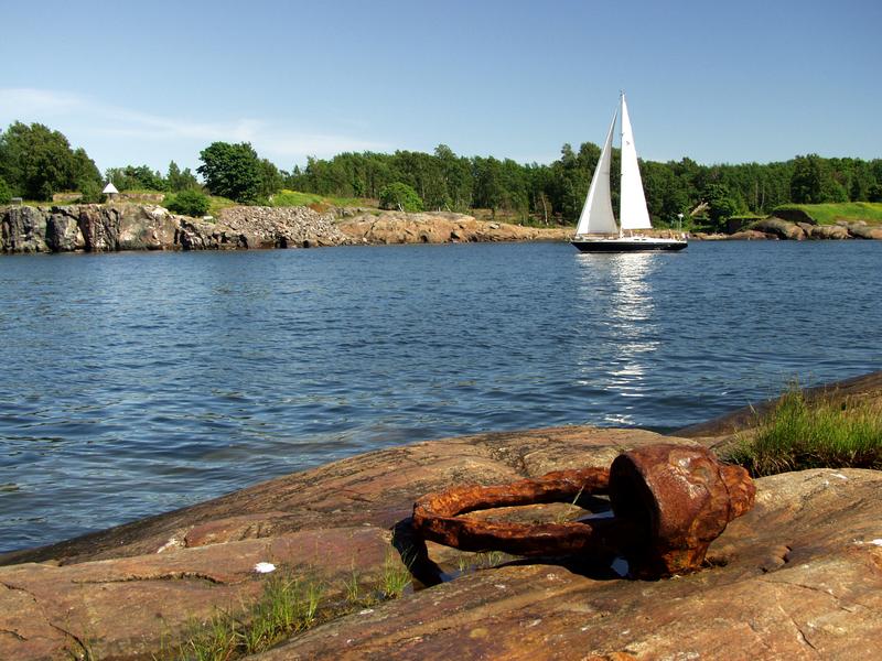 Purjevene Kustaanmiekan salmessa