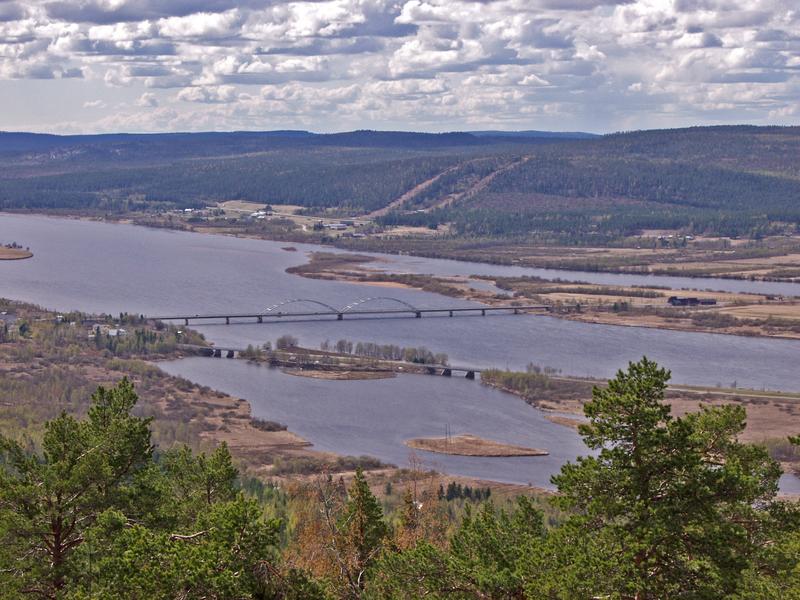 A view from Aavasaksa to river Tornio, Sweden's vertorne in the background