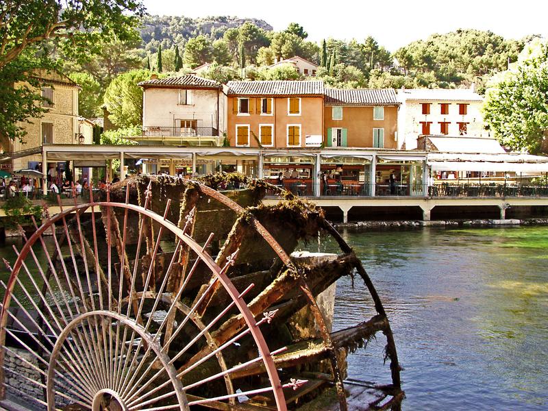 A water wheel in the Sorgue