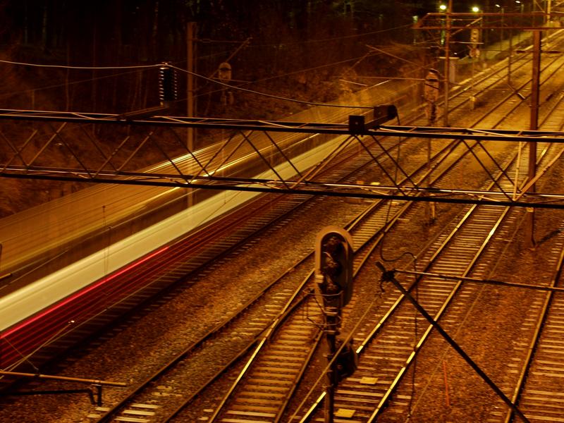A local train passing the bridge at Linnunlaulu