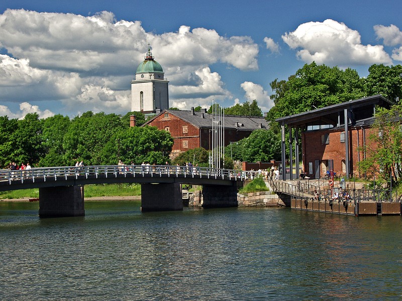 Tykistnlahti ja Suomenlinnan kirkko