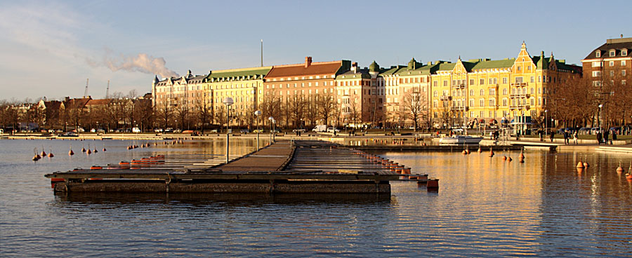 Kaivopuistonrannan taloja Merikadulla