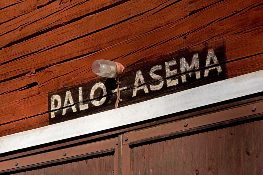 Vanhan paloaseman maalaukset seinss
