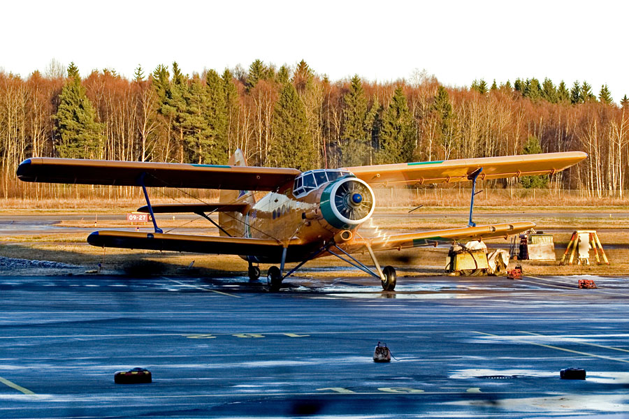 Antonov An-2 (ES-CAG)