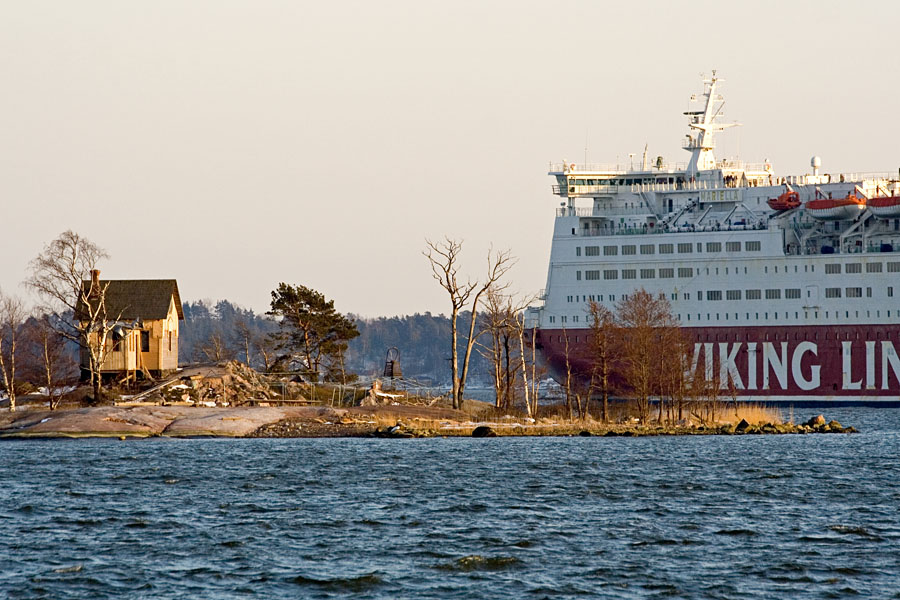 Viking Linen M/S Mariella ohittaa Katajanokanluodon