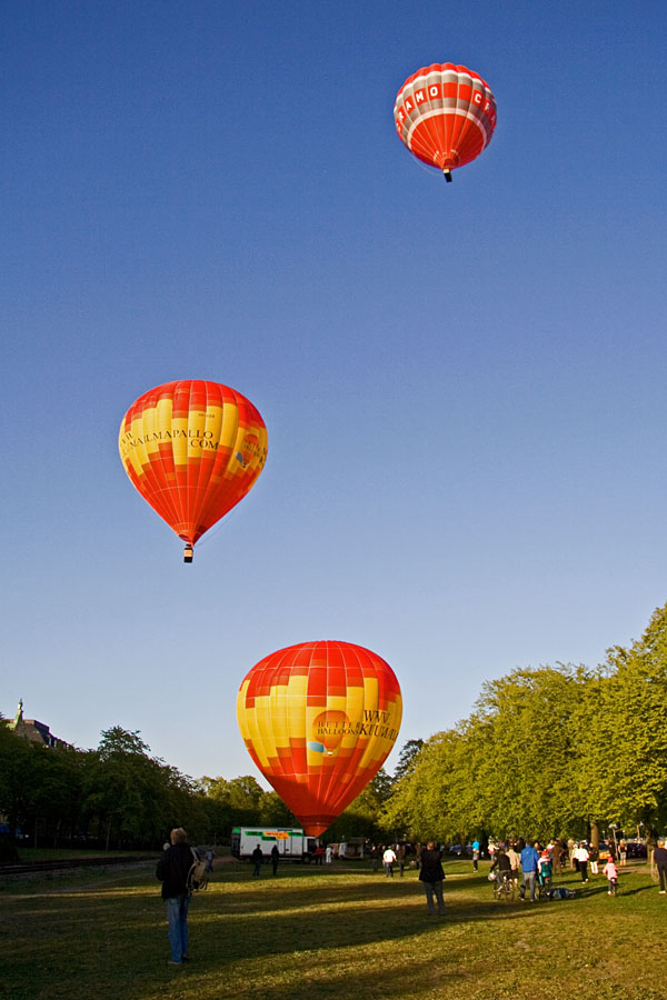 Hot-air balloons taking off