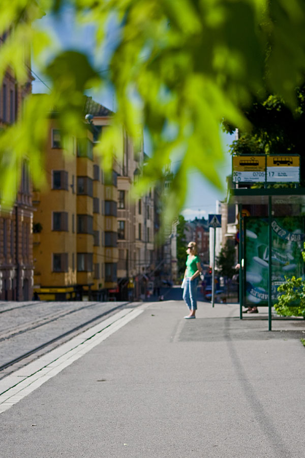 A combined bus and tram stop at Yrjnkatu