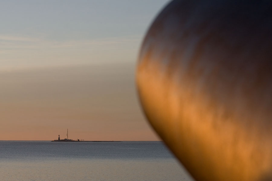 A cannon at Suomenlinna pointing at Harmaja