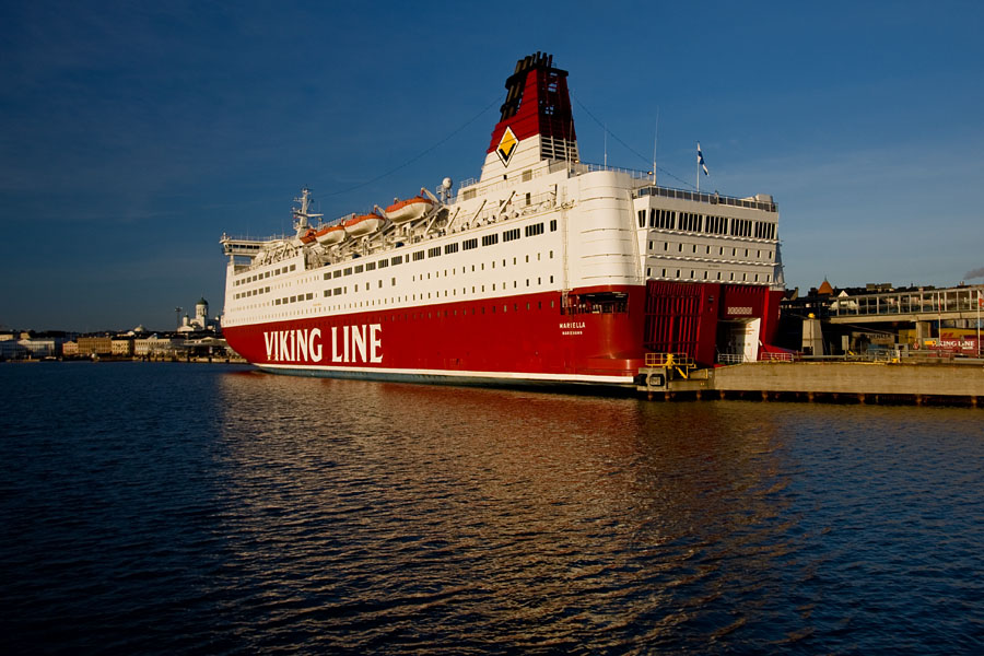 Viking Linen M/S Mariella laiturissa Katajanokalla