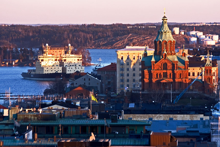 Ice breakers, the Uspenski orthodox cathedral, the oil port can be seen in the background