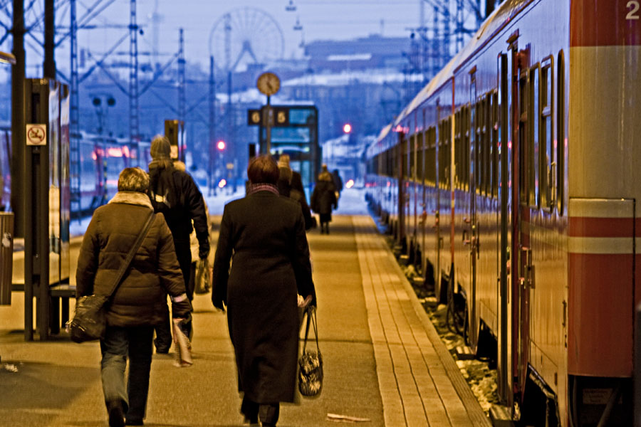 People at the train platform