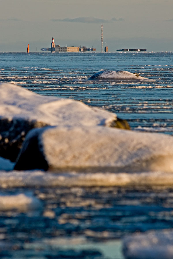 Harmaja light house seen from Srkiniemi