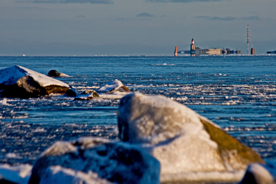 Harmaja light house seen from Srkiniemi