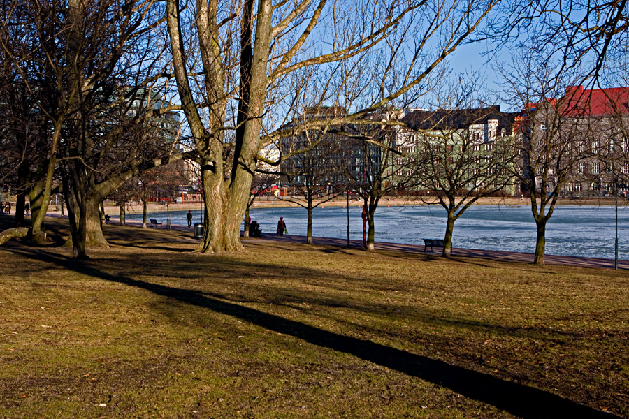 Tokoinranta park in spring