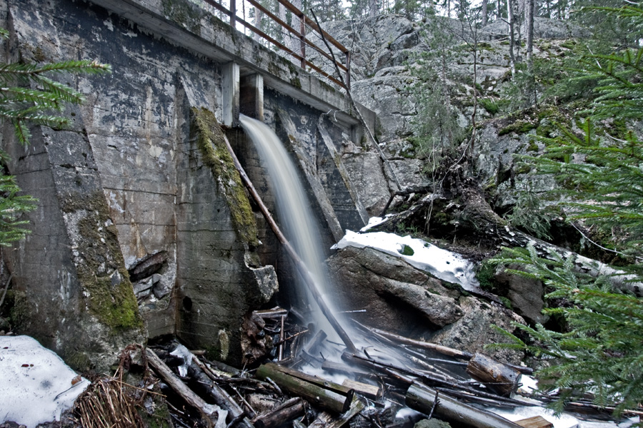 Mustalampi dam at Nuuksio national park