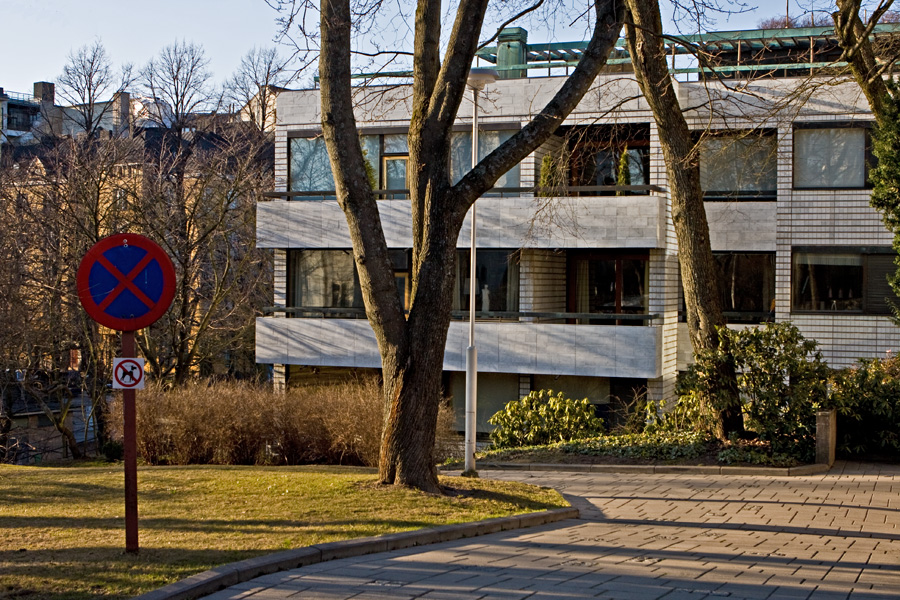 A small apartment building at Myllytie 2 in Kaivopuisto