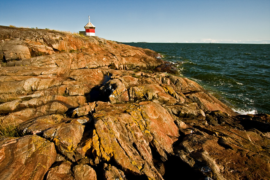 A beacon at Lnsi-Musta island