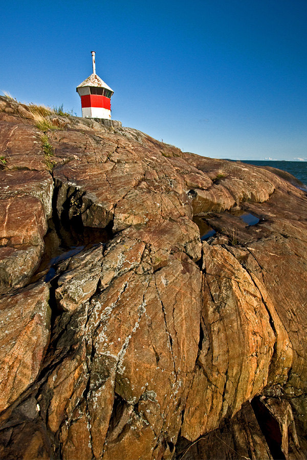 A beacon at Lnsi-Musta island