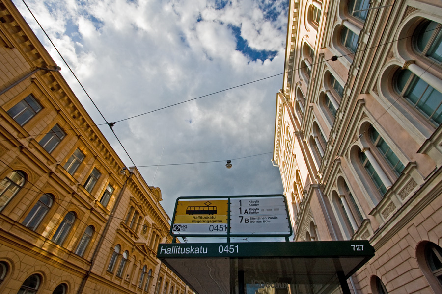 Tram stop at Hallituskatu