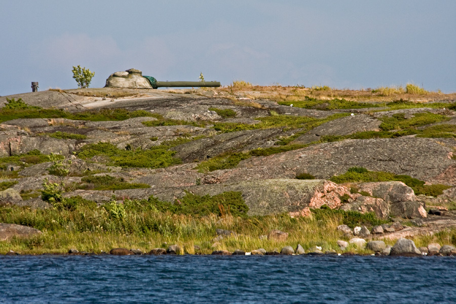 A coastal cannon at Ormskr island in Ut