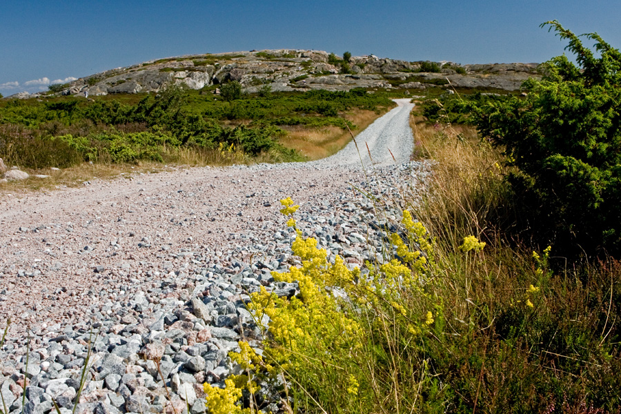 The only drivable road at Jurmo, Hgberget in the background
