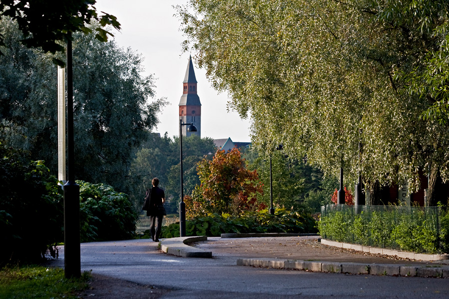 Hesperia park at Tlnranta restaurant, the tower of the Finnish national museum in the background