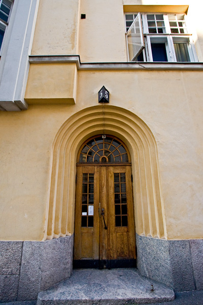 Entrance to Rauhankatu 5