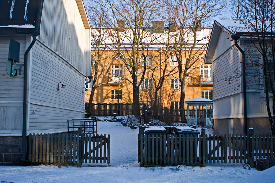 Wooden apartment buildings at Inarintie