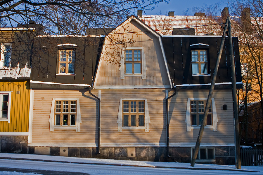 Wooden apartment building at Inarintie