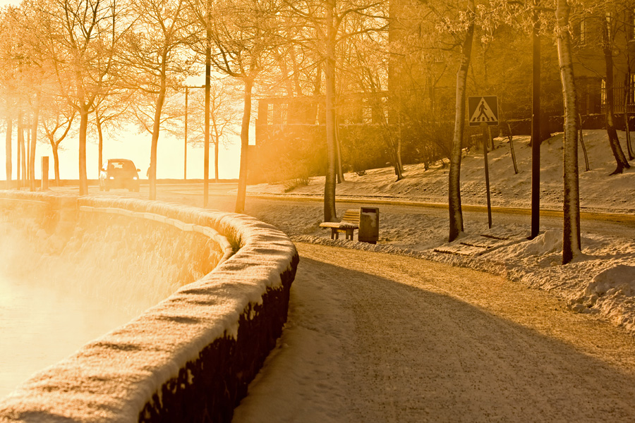 Ehrenstrmintie street bathing in the sun