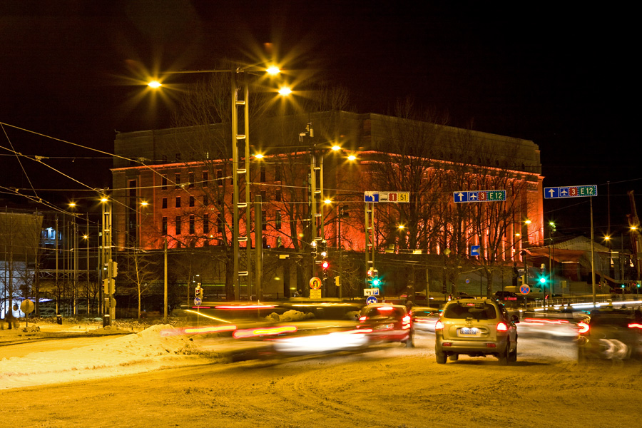 The light installation Oratoribus by Mikki Kunttu illuminates the parliament house