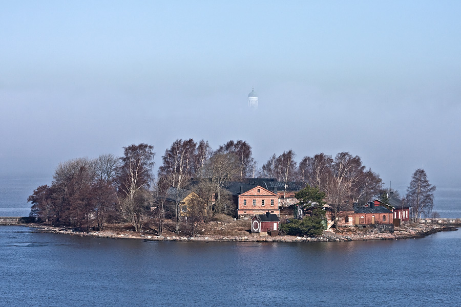 Lonna island and the Helsinki cathedral behind a fog