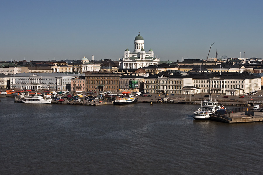 Market square and the Helsinki cathedral