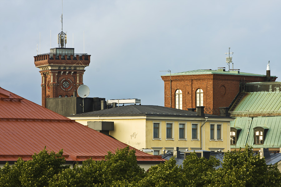 The tower of the Erottaja fire station and buildings of the Kaartinkaupunki district